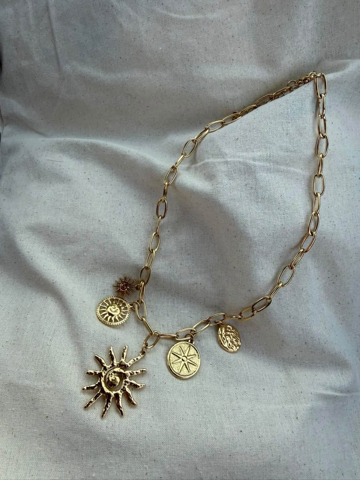 Collier soleil de l'atelier